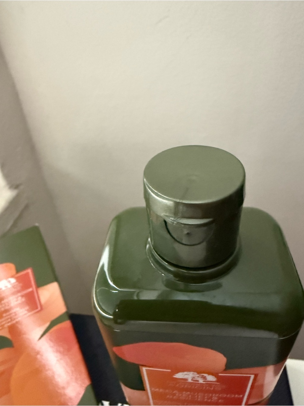 Origins Mega-Mushroom Relief & Resilience Soothing Treatment Lotion - UNUSED - Picture 4 of 5